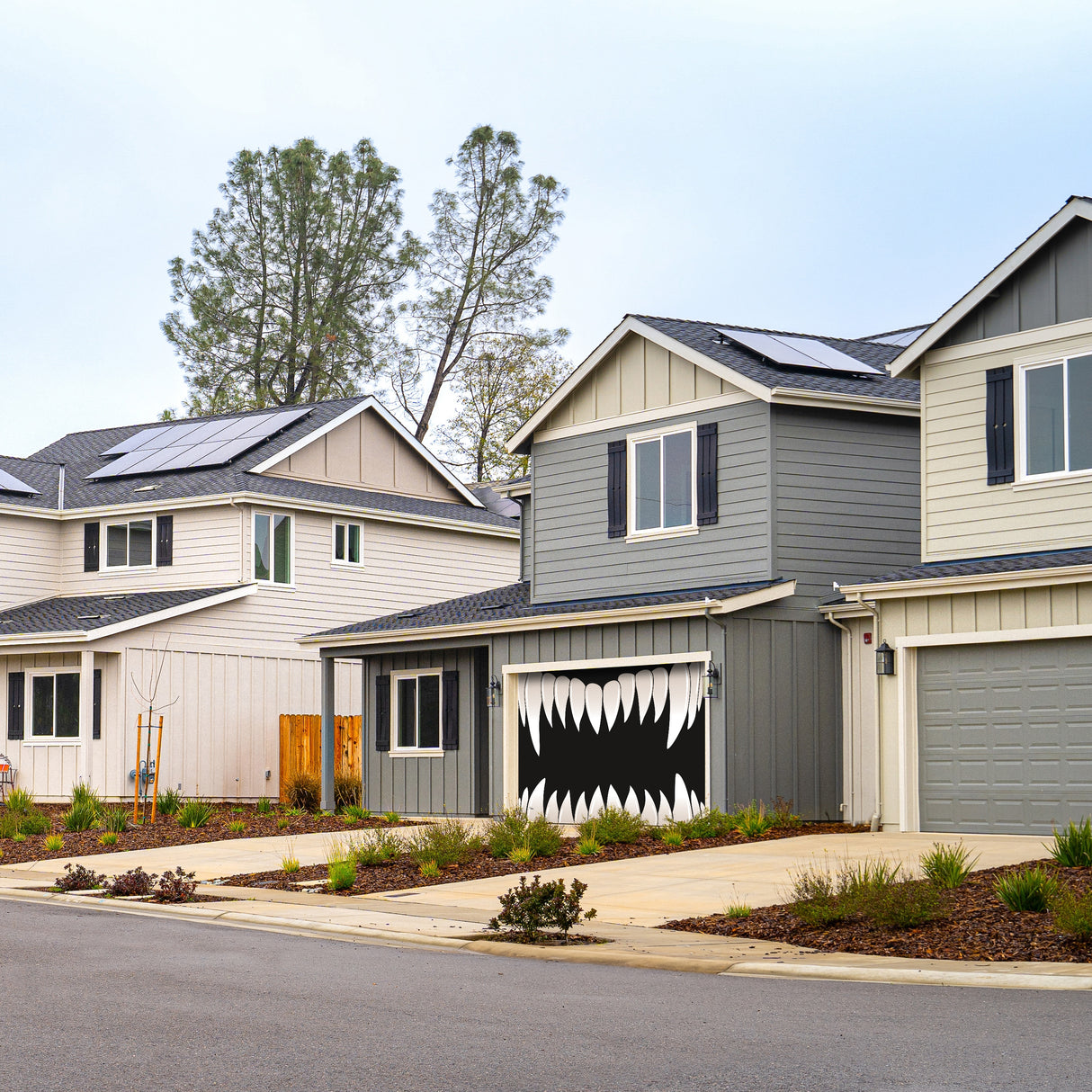 16' x 7' Teeth Halloween Garage Door Banner - Spooky Outdoor Décor